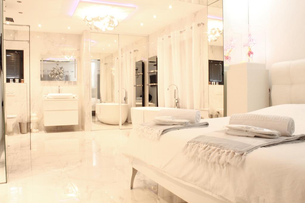 Shangtasia Luxury Art Room Grimaud Esterno foto