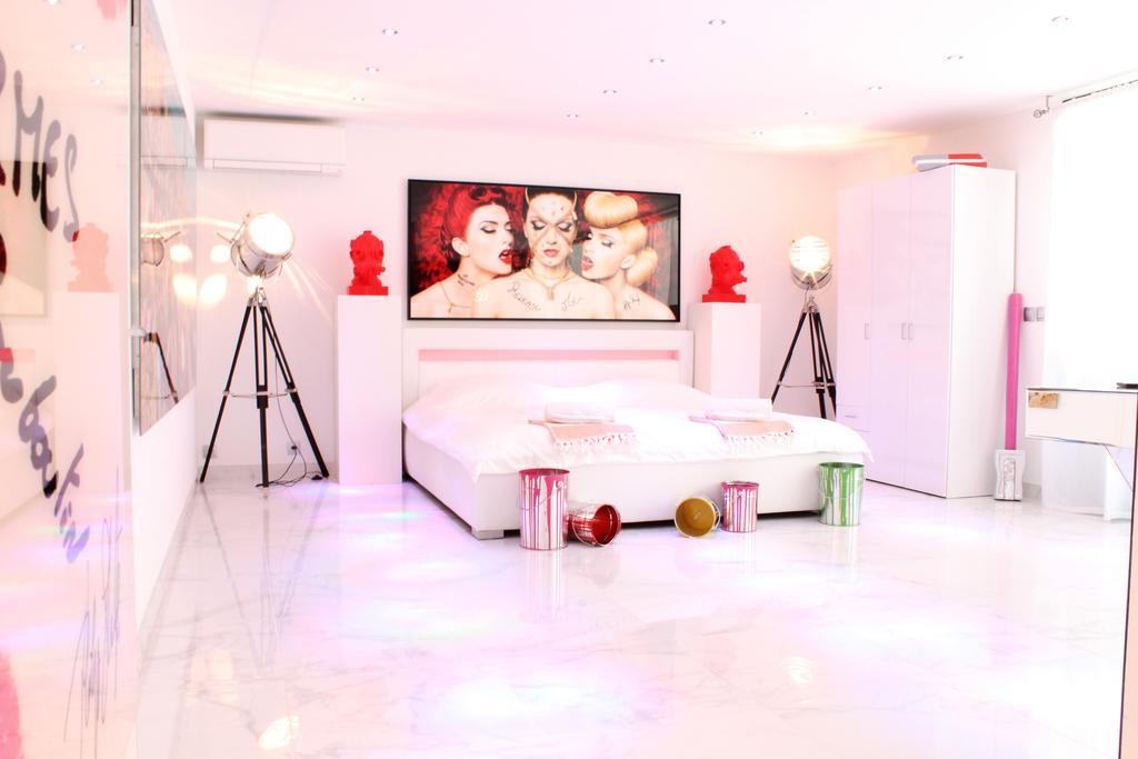 Shangtasia Luxury Art Room Grimaud Esterno foto